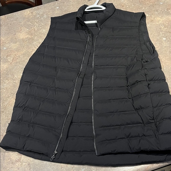 Lululemon Men’s Navigation Down Vest - Picture 5 of 9
